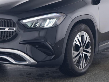 Mercedes-Benz GLA 220 d 4M Progressive Kamera Easy-Pack AHK