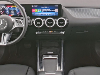 Mercedes-Benz GLA 220 d 4M Progressive Kamera Easy-Pack AHK