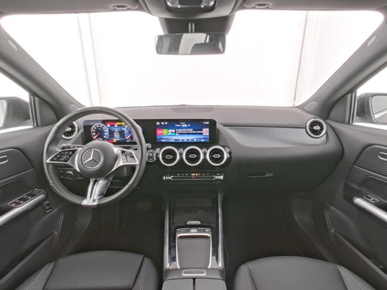 Mercedes-Benz GLA 220 d 4M Progressive Kamera Easy-Pack AHK