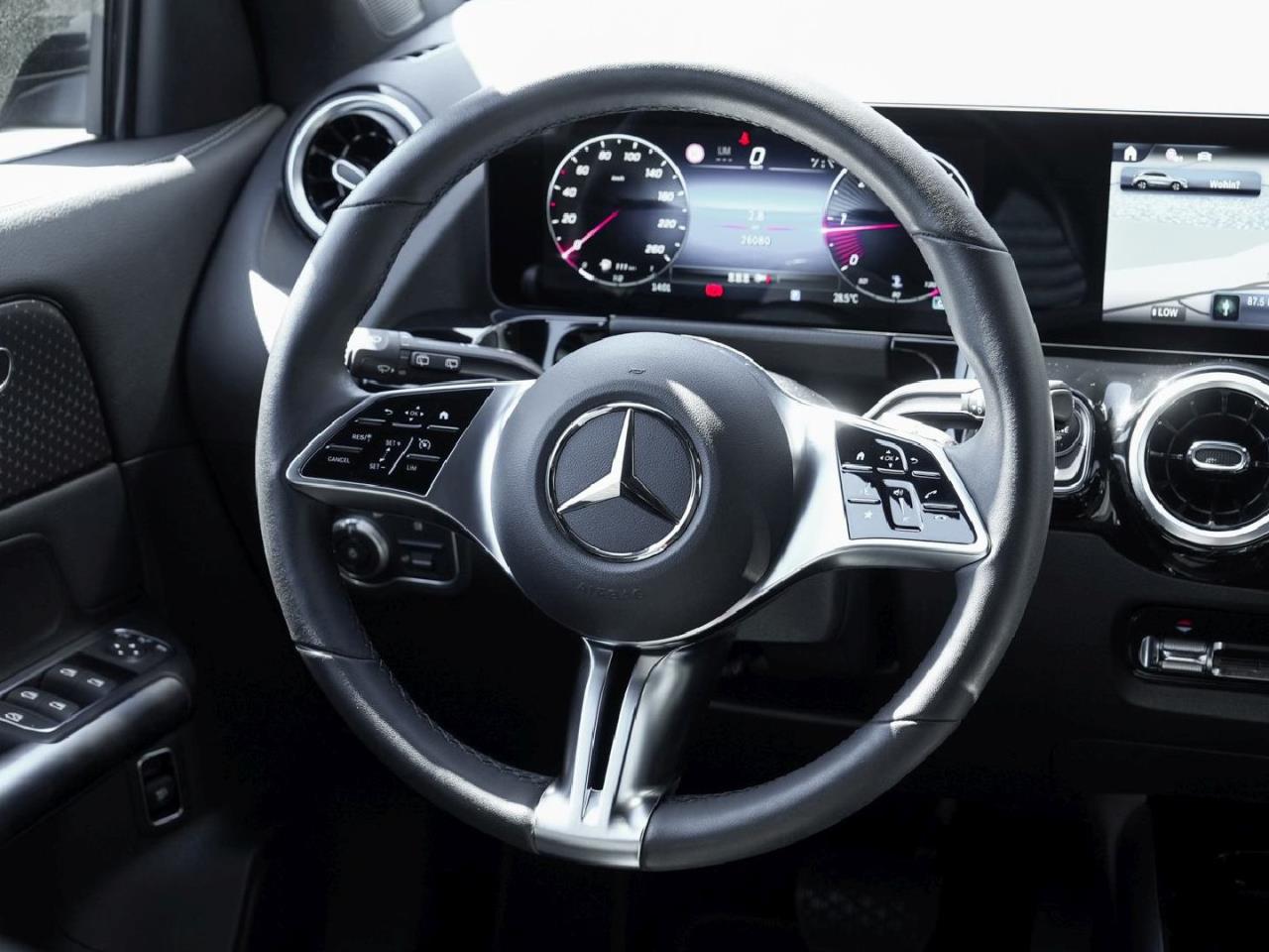 Mercedes-Benz GLA 220 d 4M Progressive Kamera Easy-Pack AHK