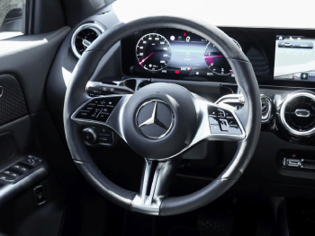 Mercedes-Benz GLA 220 d 4M Progressive Kamera Easy-Pack AHK