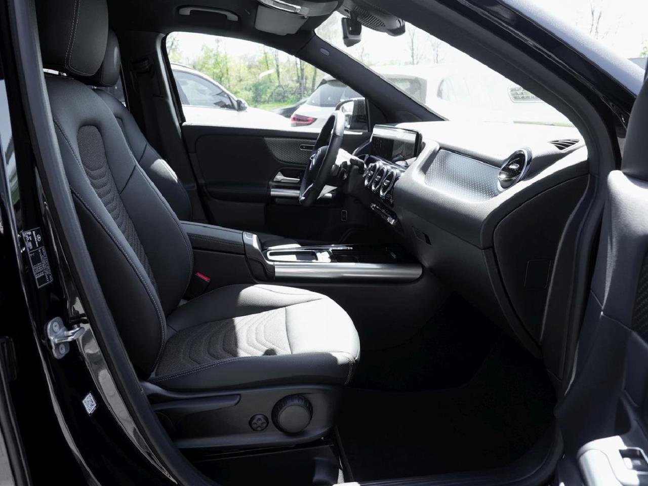 Mercedes-Benz GLA 220 d 4M Progressive Kamera Easy-Pack AHK