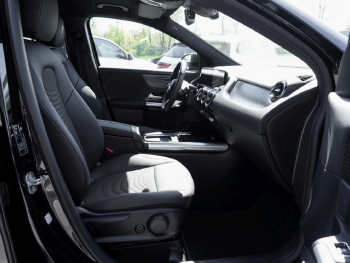 Mercedes-Benz GLA 220 d 4M Progressive Kamera Easy-Pack AHK