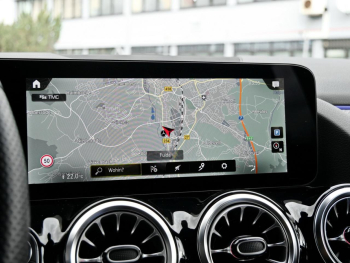 Mercedes-Benz GLA 220 d 4M AMG MBUXNavi+ Kamera AHK Spiegel-P