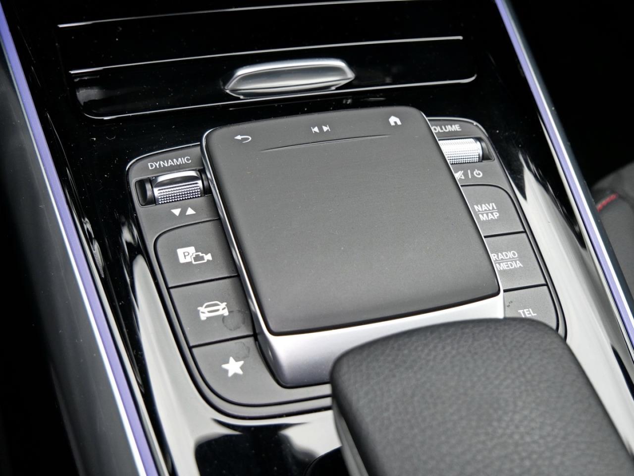 Mercedes-Benz GLA 220 d 4M AMG MBUXNavi+ Kamera AHK Spiegel-P