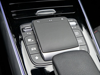 Mercedes-Benz GLA 220 d 4M AMG MBUXNavi+ Kamera AHK Spiegel-P