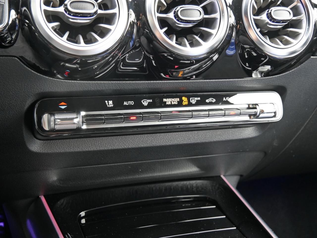 Mercedes-Benz GLA 220 d 4M AMG MBUXNavi+ Kamera AHK Spiegel-P