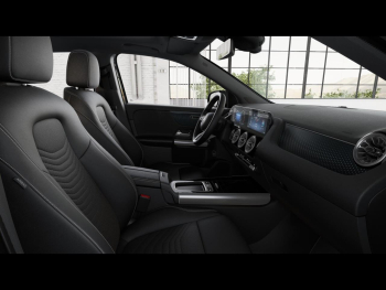 Mercedes-Benz GLA 220 d 4M Progressive Distronic Panorama 360°