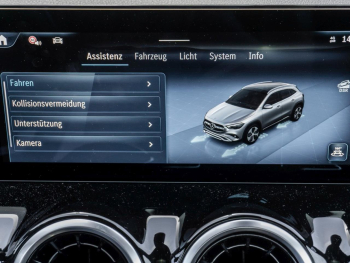 Mercedes-Benz GLA 220 d 4M Progressive Panorama Distronic