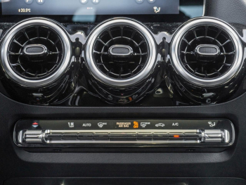 Mercedes-Benz GLA 220 d 4M Progressive Panorama Distronic