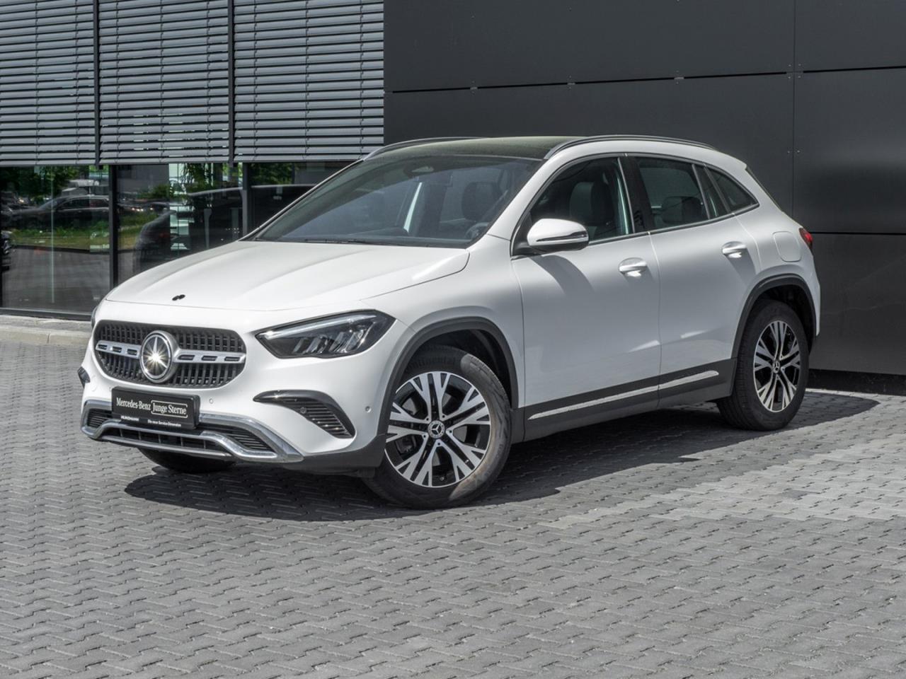 Mercedes-Benz GLA 220 d 4M Progressive Panorama Distronic