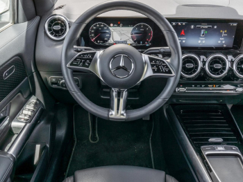 Mercedes-Benz GLA 220 d 4M Progressive Panorama Distronic