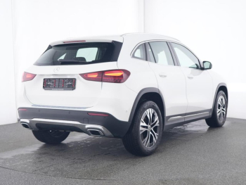 Mercedes-Benz GLA 220 d 4M Progressive Panorama Distronic