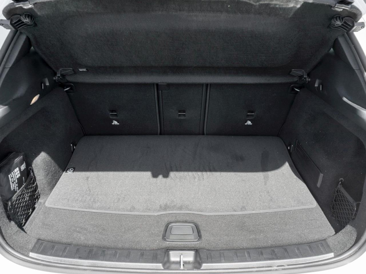 Mercedes-Benz GLA 220 d 4M Progressive Panorama Distronic