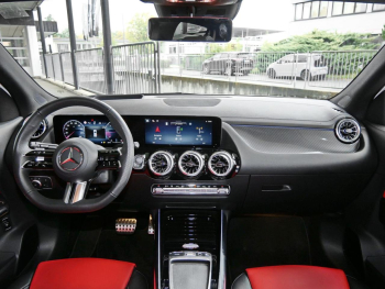 Mercedes-Benz GLA 220 d 4M AMG Panorama Distronic HeadUp 360°