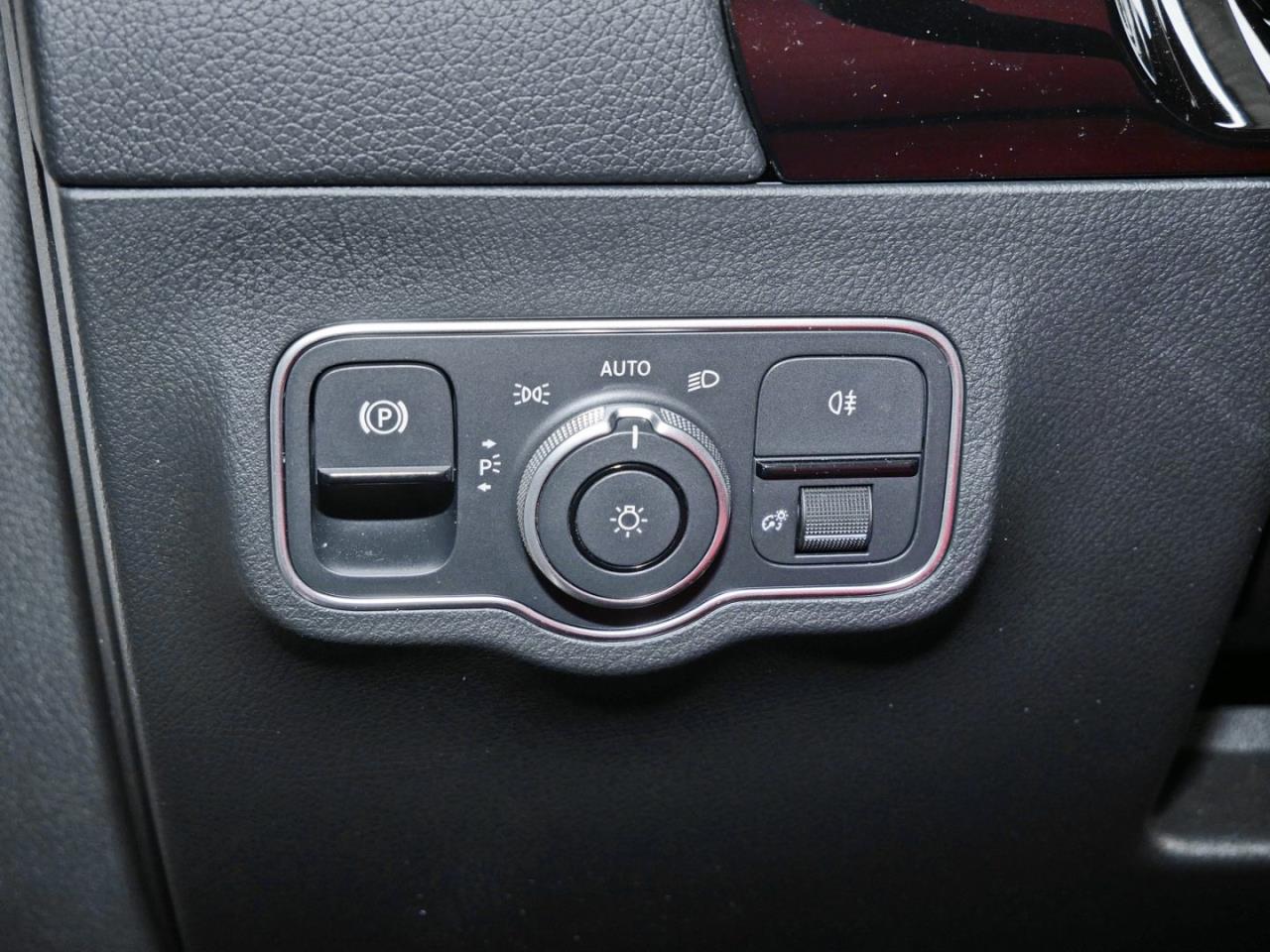 Mercedes-Benz GLA 220 d 4M AMG Panorama Distronic HeadUp 360°
