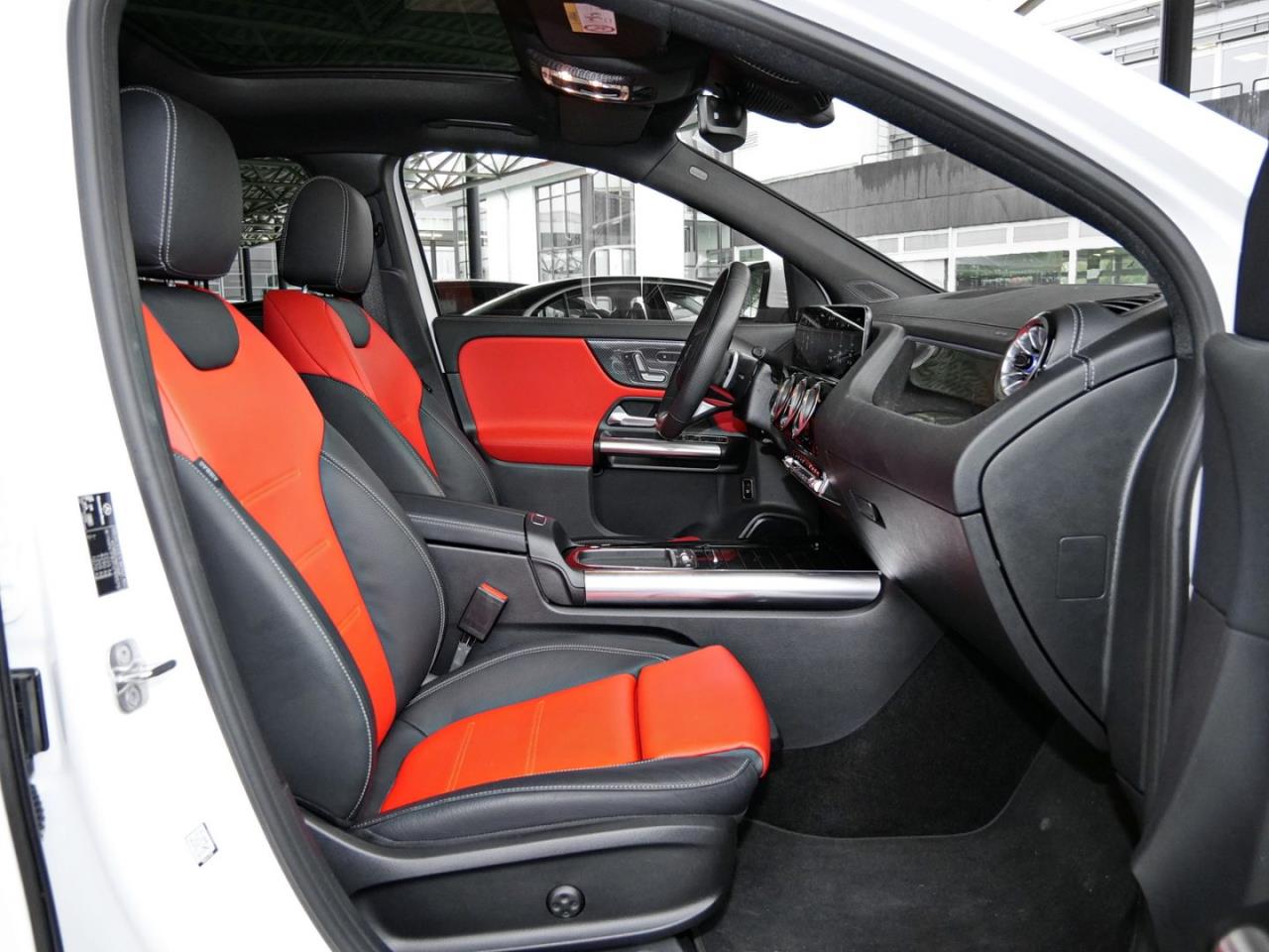 Mercedes-Benz GLA 220 d 4M AMG Panorama Distronic HeadUp 360°