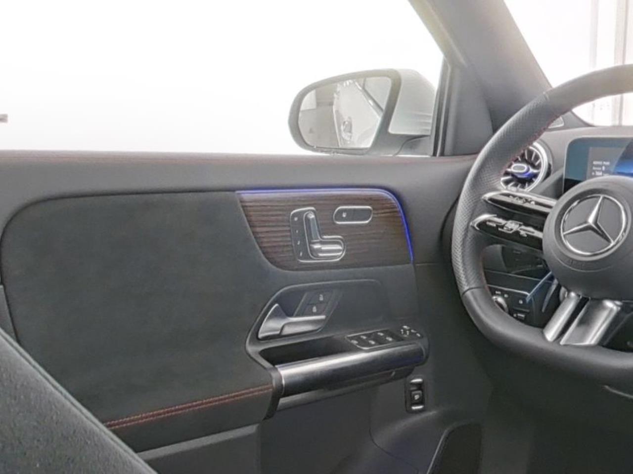 Mercedes-Benz GLA 220 d 4M AMG Panorama Distronic 360° HUD
