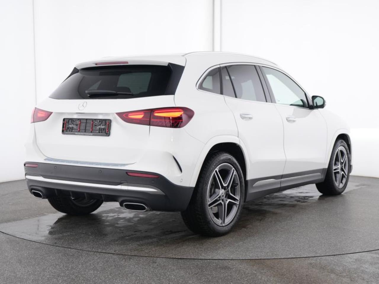 Mercedes-Benz GLA 220 d 4M AMG Panorama Distronic 360° HUD