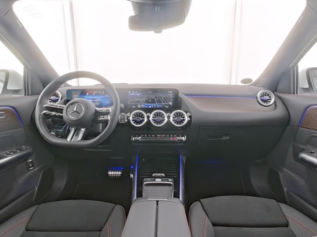 Mercedes-Benz GLA 220 d 4M AMG Panorama Distronic 360° HUD