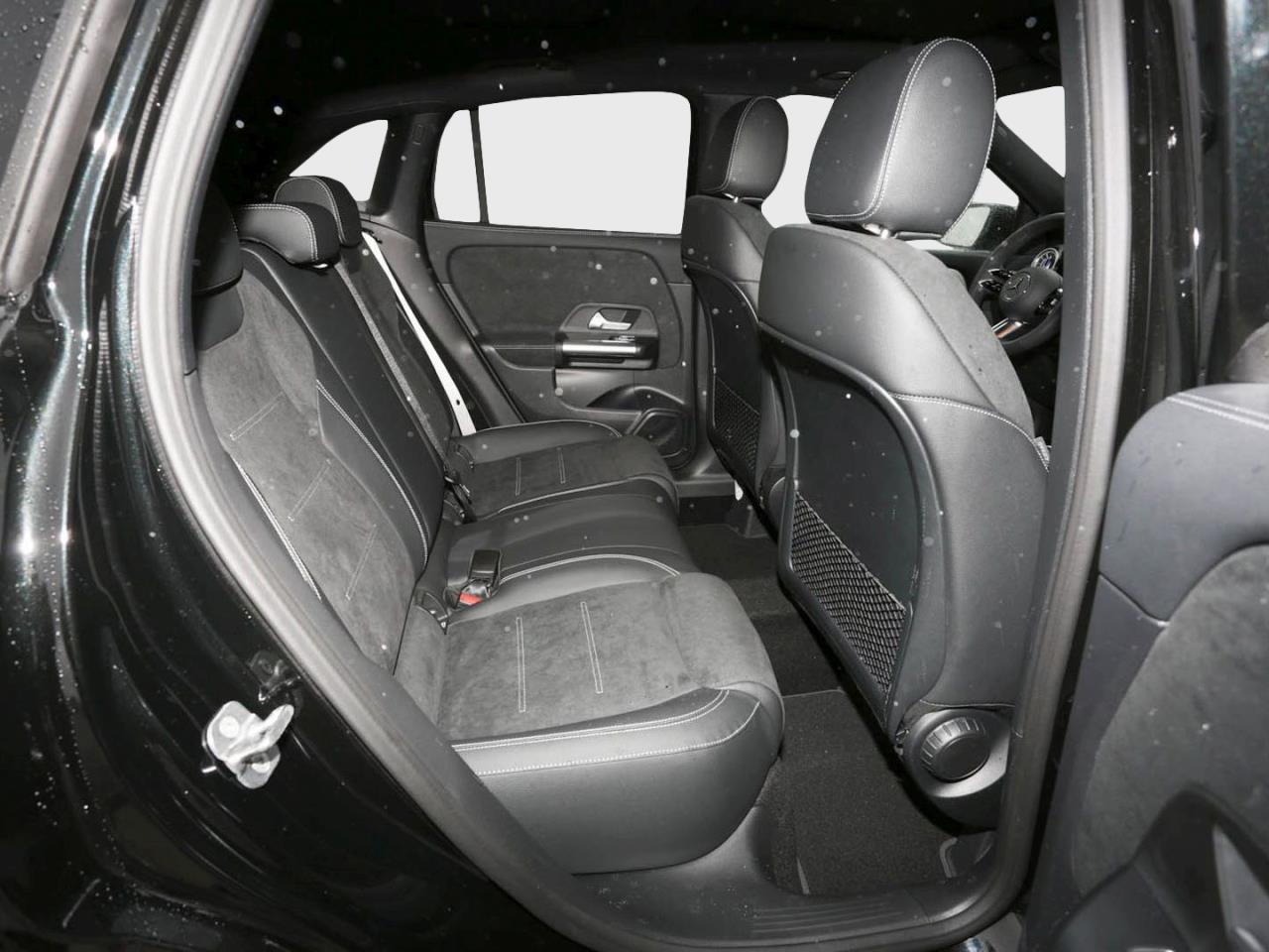 Mercedes-Benz GLA 220 d 4MATIC AMG Night Panorama Kamera AHK