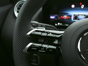 Mercedes-Benz GLA 220 d 4MATIC AMG Night Panorama Kamera AHK