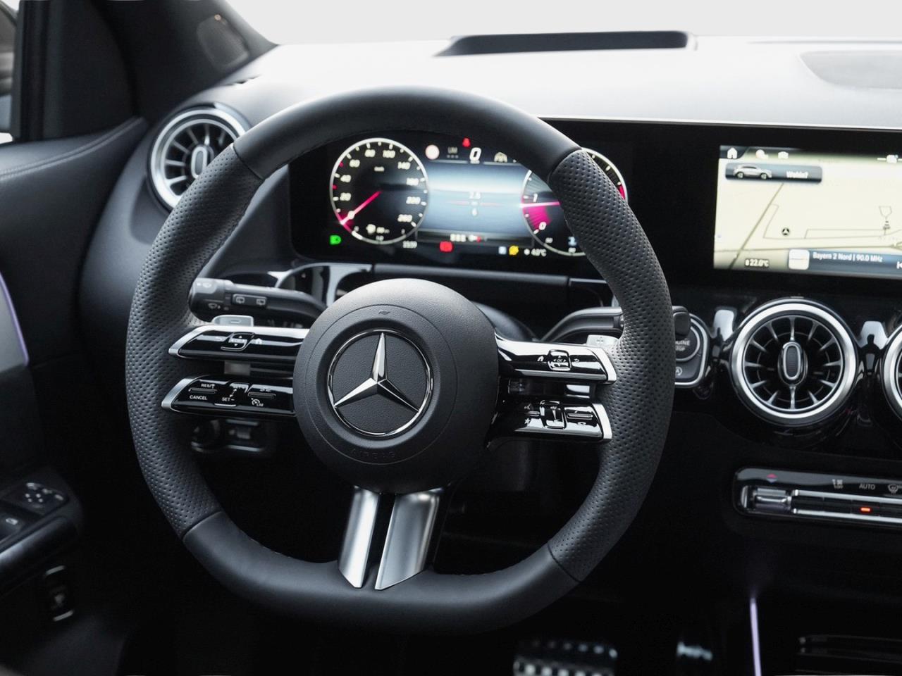 Mercedes-Benz GLA 220 d 4MATIC AMG Night Panorama 360° HUD AHK