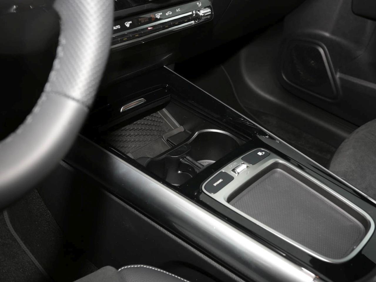 Mercedes-Benz GLA 220 d 4MATIC AMG Night Panorama Kamera AHK