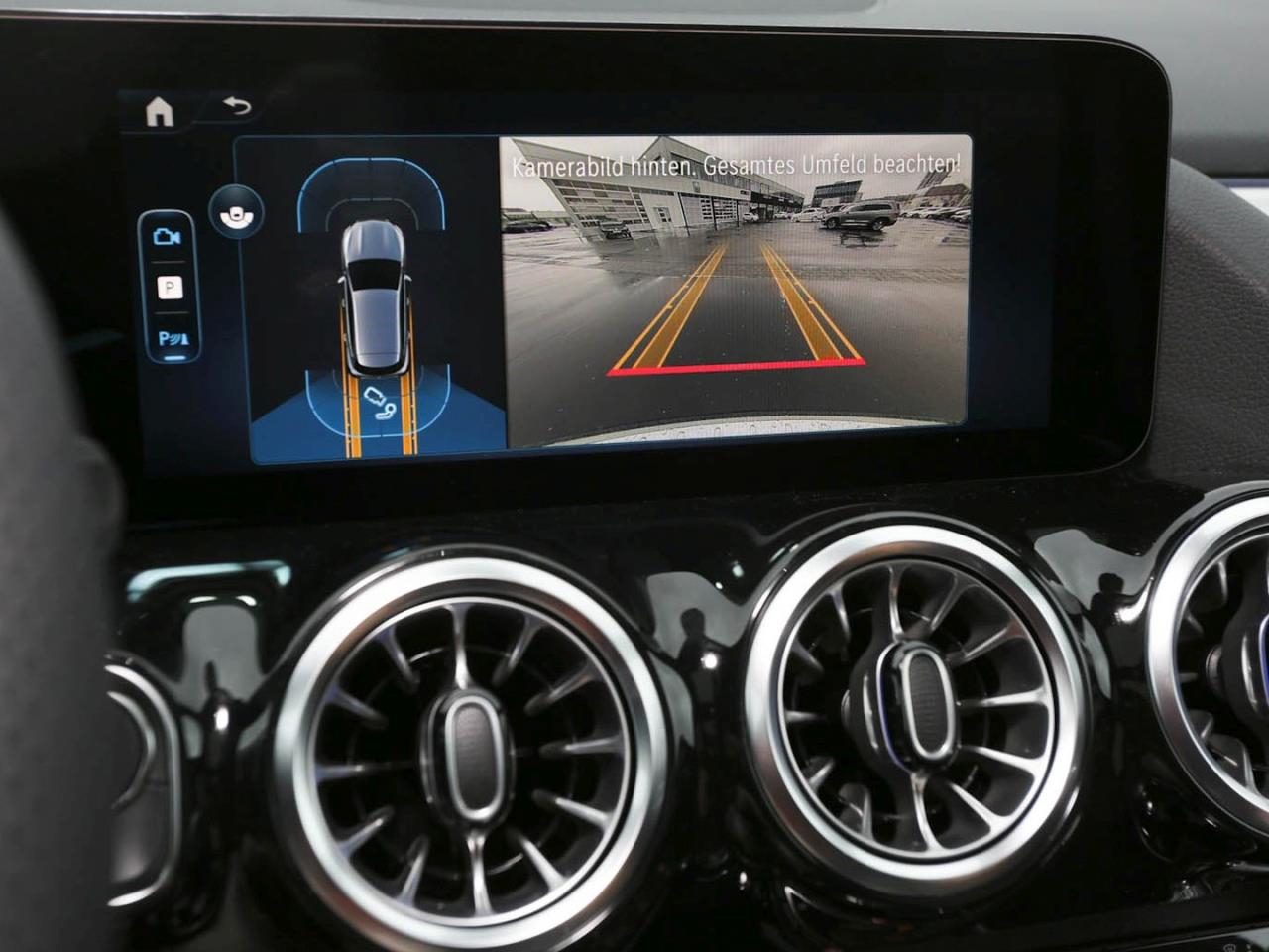 Mercedes-Benz GLA 220 d 4MATIC AMG Night Panorama Kamera AHK