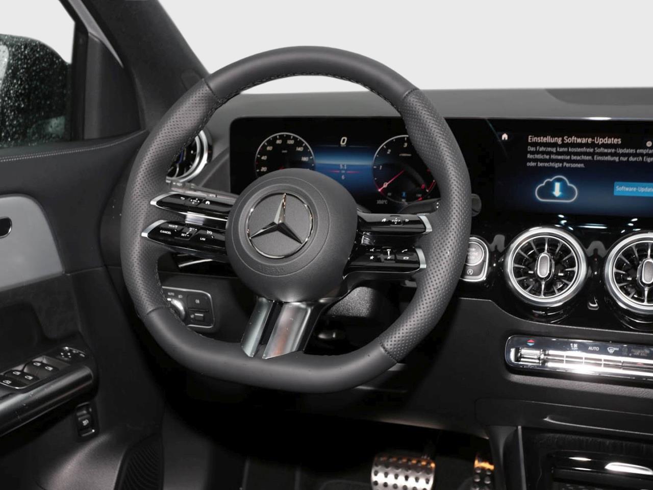 Mercedes-Benz GLA 220 d 4MATIC AMG Night Panorama Kamera AHK