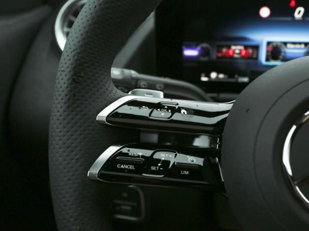 Mercedes-Benz GLA 220 d 4MATIC AMG Night Panorama Kamera AHK