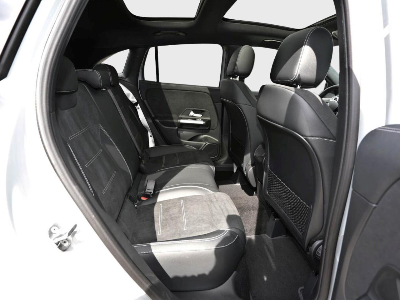 Mercedes-Benz GLA 220 d 4MATIC AMG Night Panorama AHK EasyP