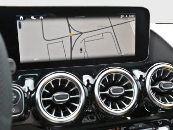 Mercedes-Benz GLA 220 d 4MATIC AMG Night Panorama AHK EasyP