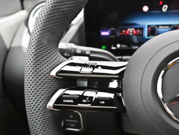 Mercedes-Benz GLA 220 d 4MATIC AMG Night Panorama AHK EasyP