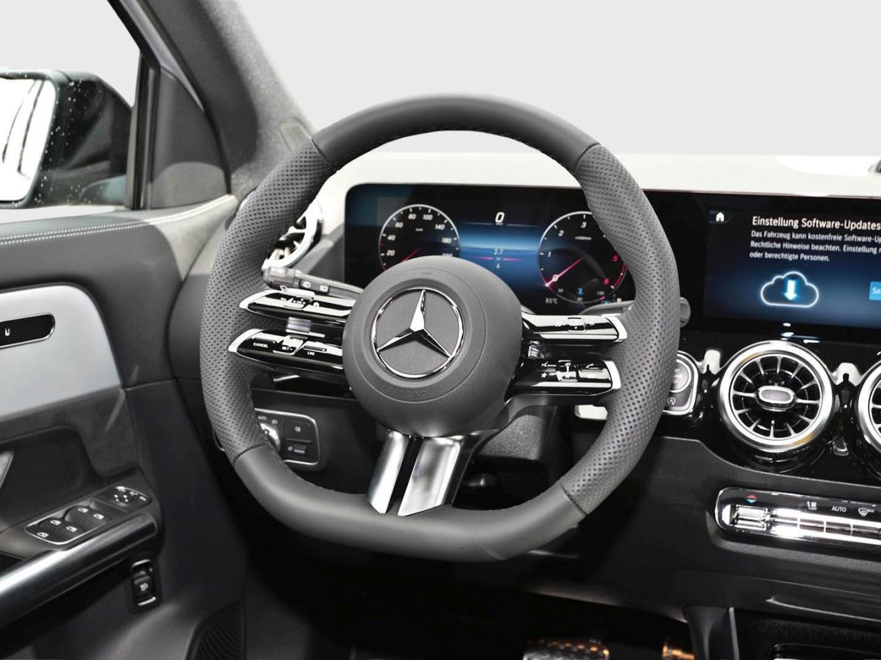 Mercedes-Benz GLA 220 d 4MATIC AMG Night Panorama AHK EasyP