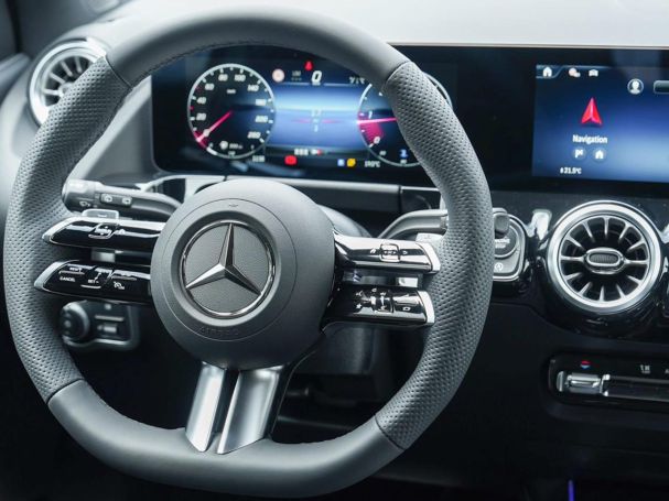Mercedes-Benz GLA 220 d 4MATIC AMG Night Panorama Distronic