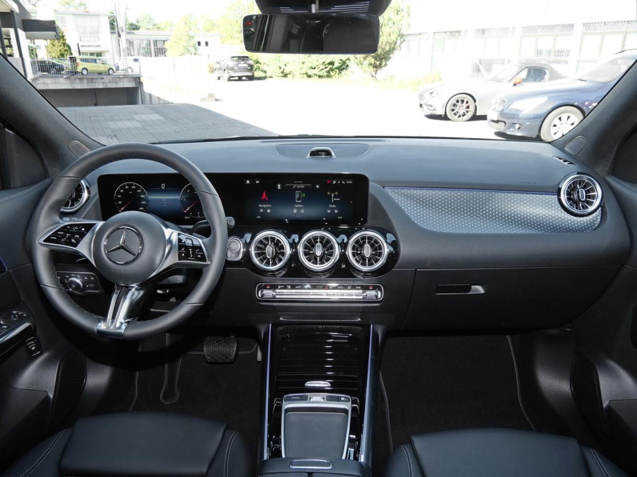 Mercedes-Benz GLA 220 d 4MATIC Progressive Night 360° AHK