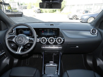 Mercedes-Benz GLA 220 d 4MATIC Progressive Night 360° AHK
