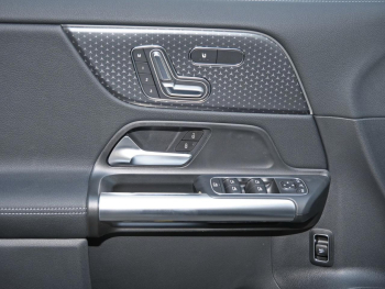 Mercedes-Benz GLA 220 d 4MATIC Progressive Night 360° AHK