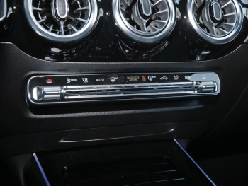 Mercedes-Benz GLA 220 d 4MATIC Progressive Night 360° AHK