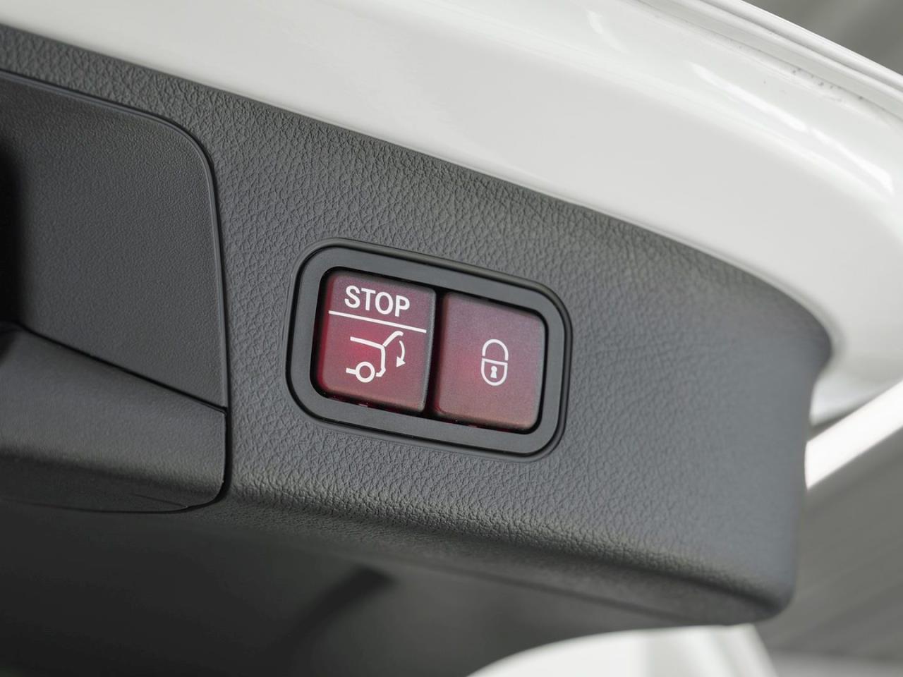 Mercedes-Benz GLA 250 4M AMG Standheizung Panorama Kamera