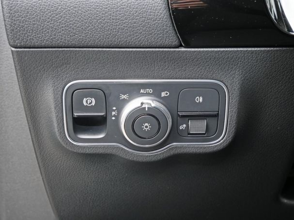 Mercedes-Benz GLA 250 e Progressive Spurhalte Kamera ParkA