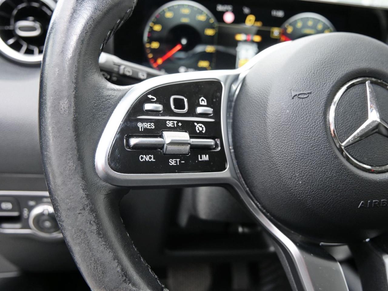 Mercedes-Benz GLA 250 e Progressive Spurhalte Kamera ParkA