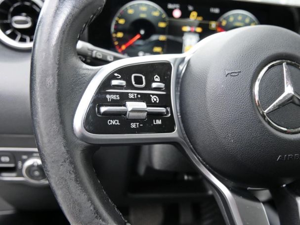 Mercedes-Benz GLA 250 e Progressive Spurhalte Kamera ParkA