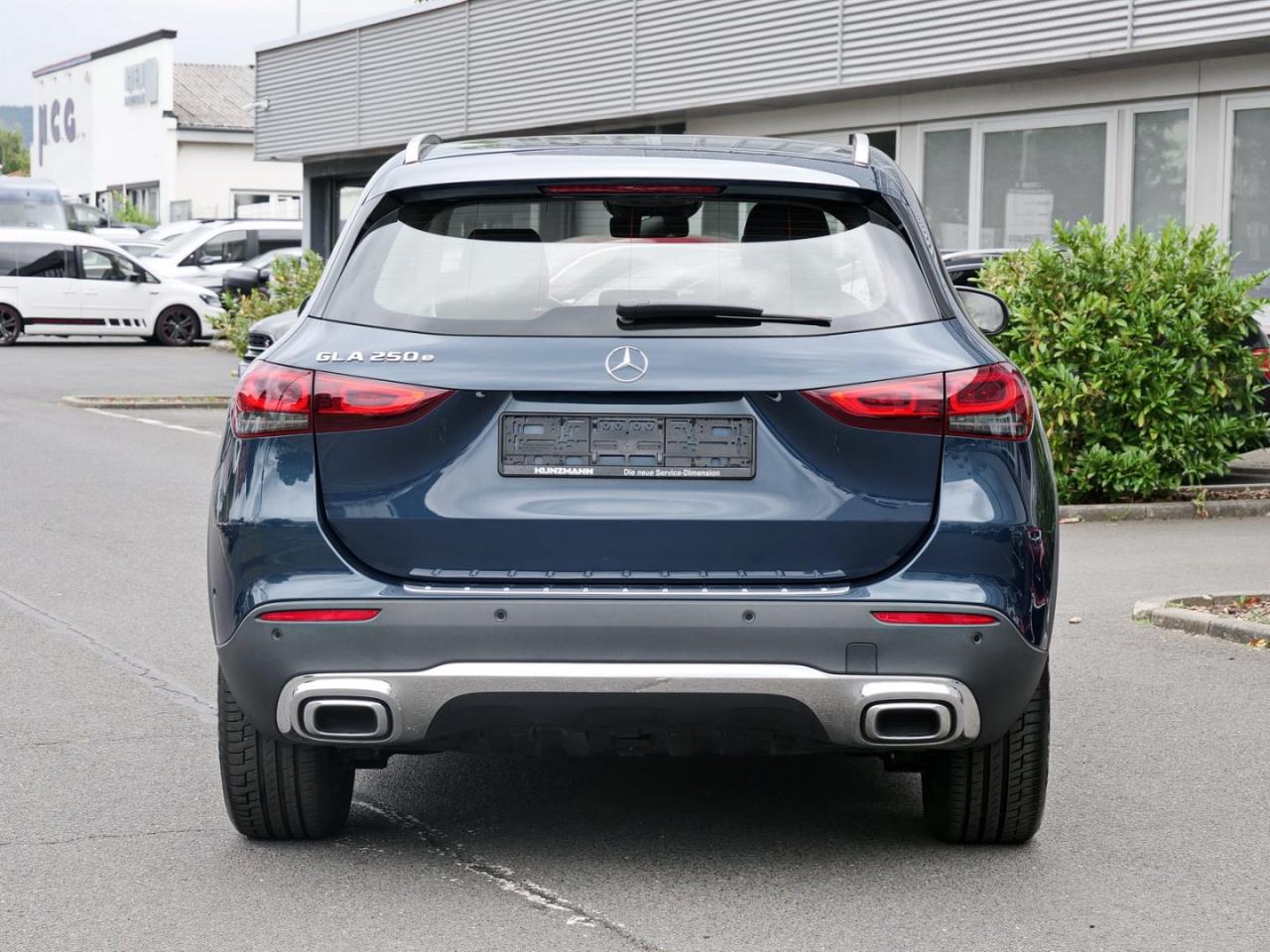 Mercedes-Benz GLA 250 e Progressive Spurhalte Kamera ParkA