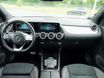 Mercedes-Benz GLA 250 e AMG Night Spurhalte Park 360° AHK