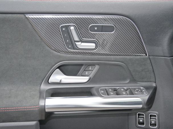 Mercedes-Benz GLA 250 e AMG Night Distronic Head-Up 360?
