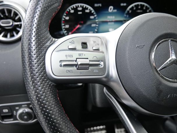 Mercedes-Benz GLA 250 e AMG Night Distronic Head-Up 360?