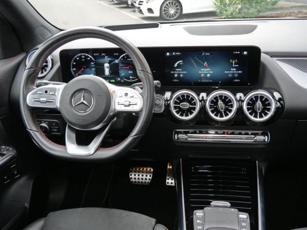 Mercedes-Benz GLA 250 e AMG Night Distronic Head-Up 360?