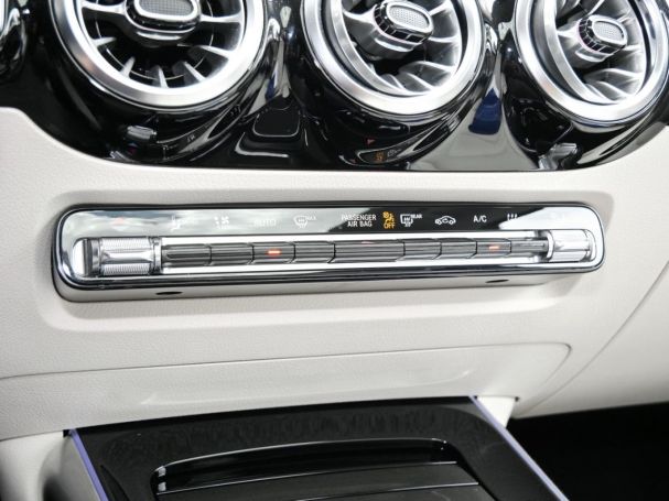 Mercedes-Benz GLA 250 e Progressive Night Panorama Easy-P 360?